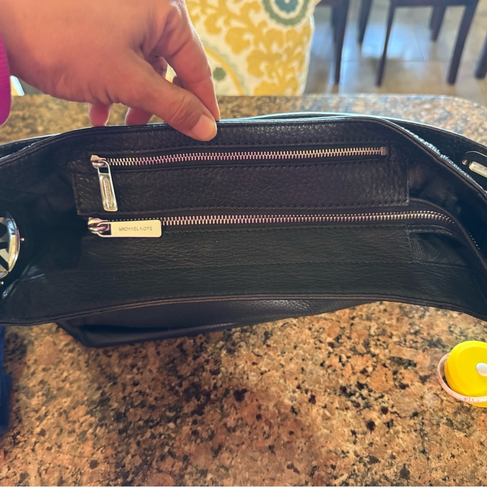 Michael Kors Classic Black Shoulder Bag - Picture 8 of 11